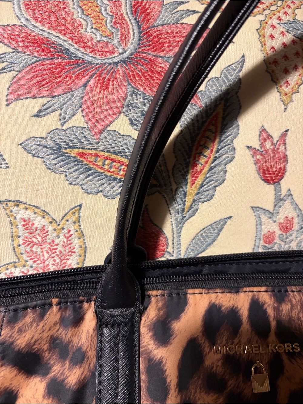 Michael Kors Kelsey Leopard Print Medium Tote Bag w/Black Trim GUC. - Picture 6 of 10
